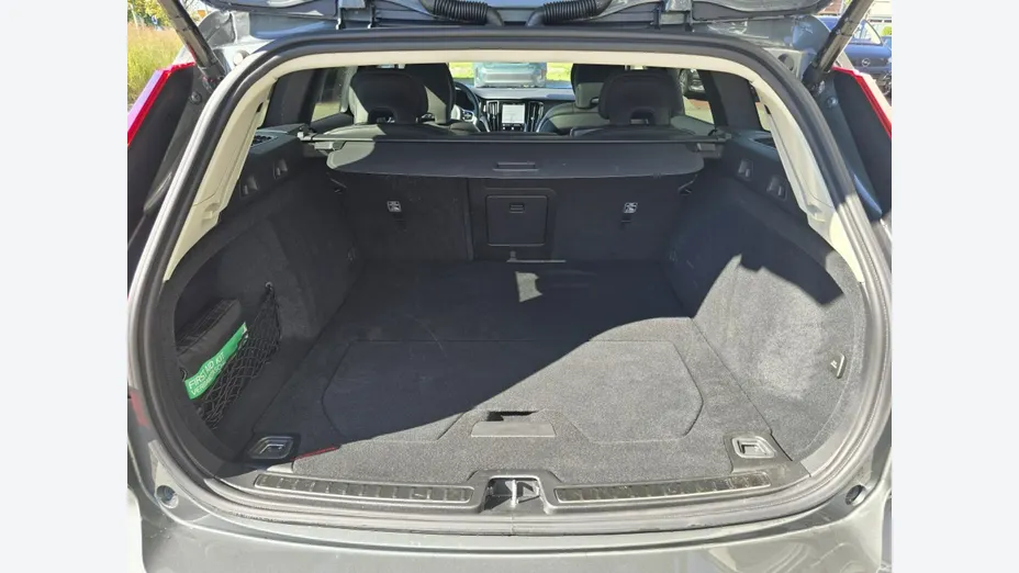 VOLVO V60 -