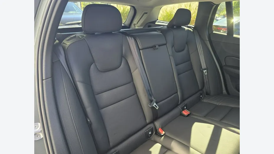 VOLVO V60 -