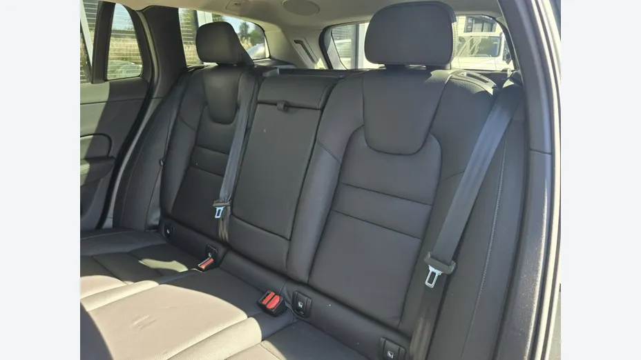 VOLVO V60 -