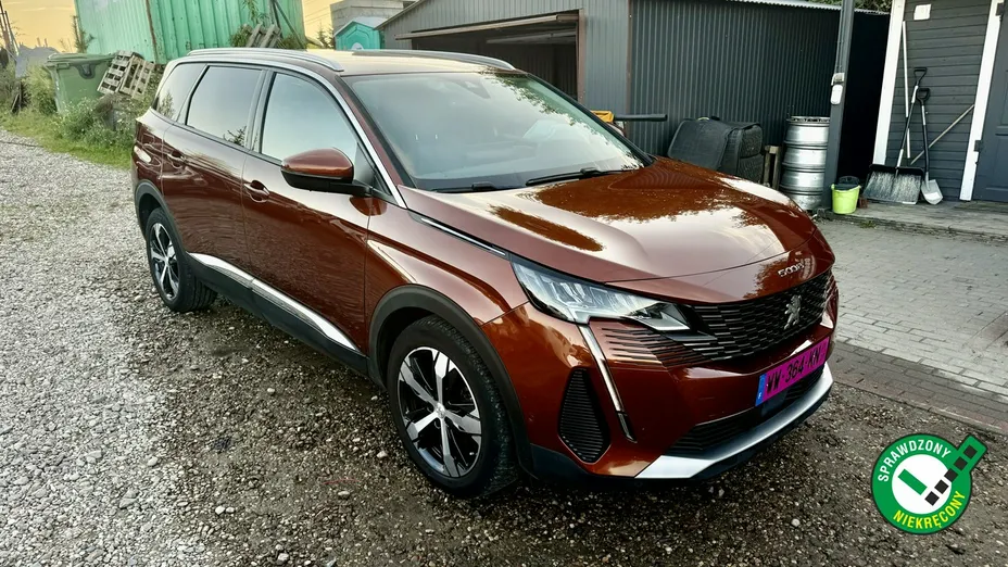 PEUGEOT 5008 -