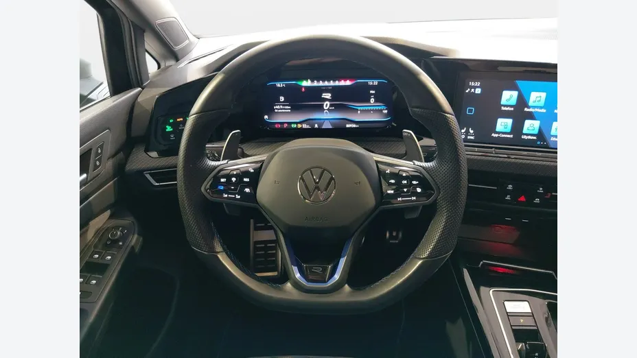VOLKSWAGEN Golf -