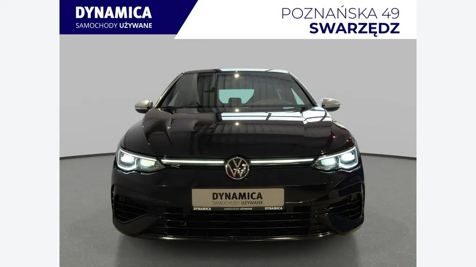 VOLKSWAGEN Golf -