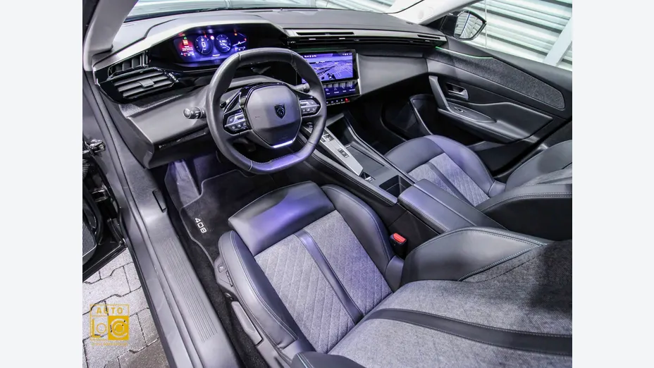 PEUGEOT 408 -