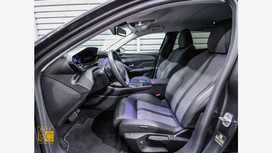 PEUGEOT 408 -