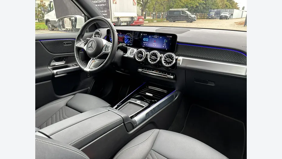 MERCEDES-BENZ EQB -