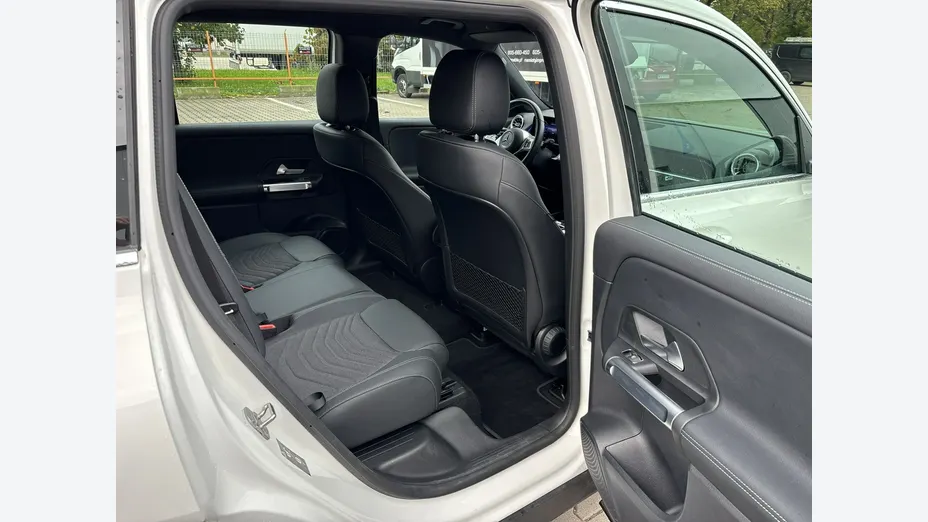 MERCEDES-BENZ EQB -