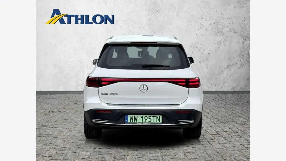 MERCEDES-BENZ EQB -