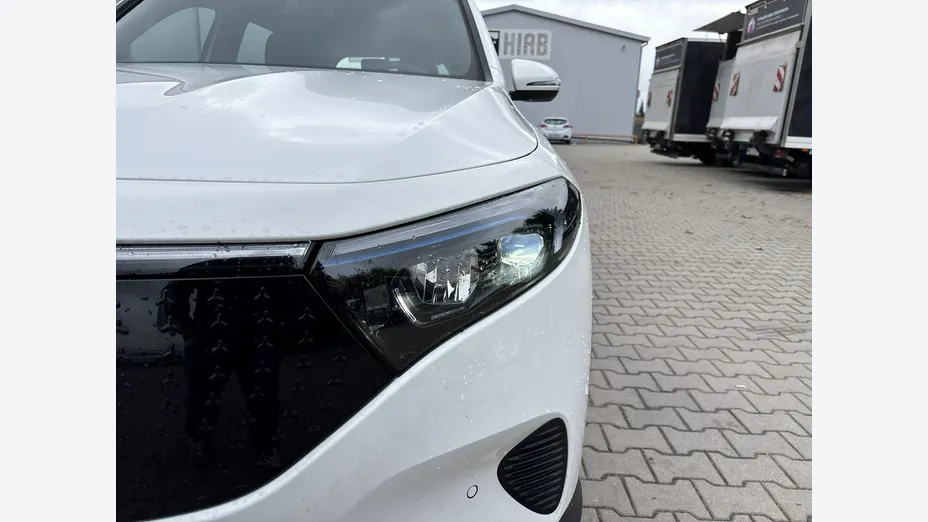 MERCEDES-BENZ EQB -