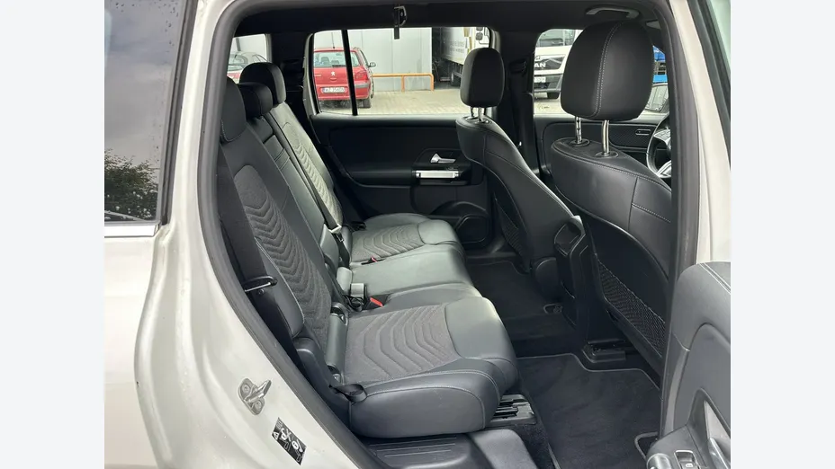 MERCEDES-BENZ EQB -