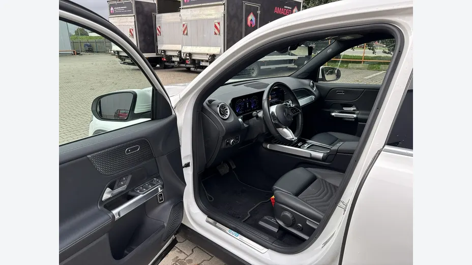 MERCEDES-BENZ EQB -