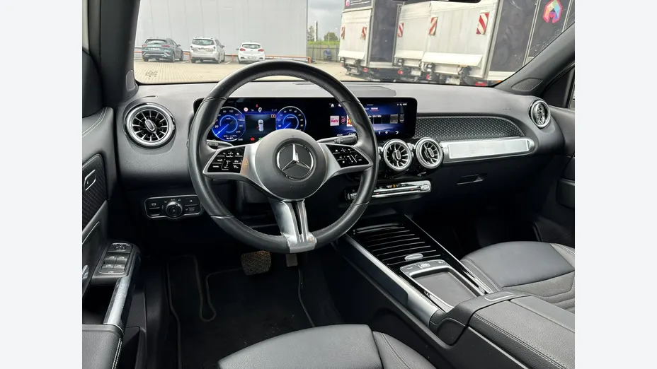 MERCEDES-BENZ EQB -