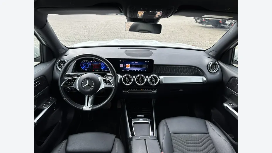 MERCEDES-BENZ EQB -