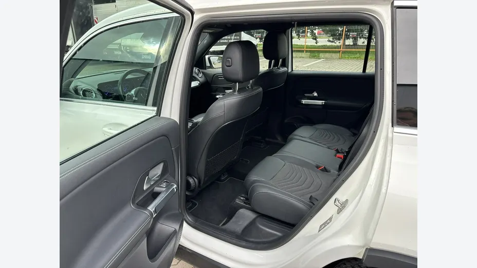 MERCEDES-BENZ EQB -
