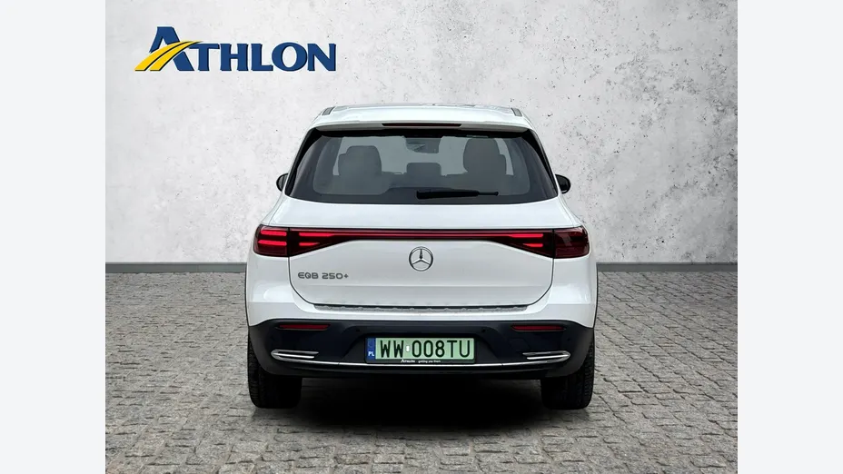 MERCEDES-BENZ EQB -