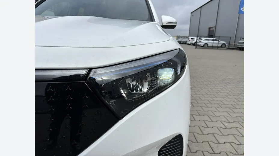 MERCEDES-BENZ EQB -