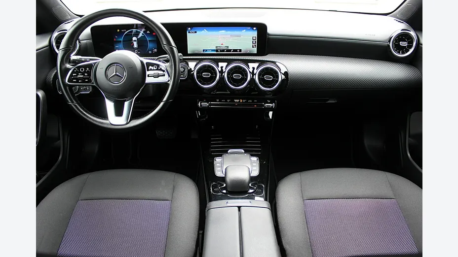 MERCEDES-BENZ CLA -