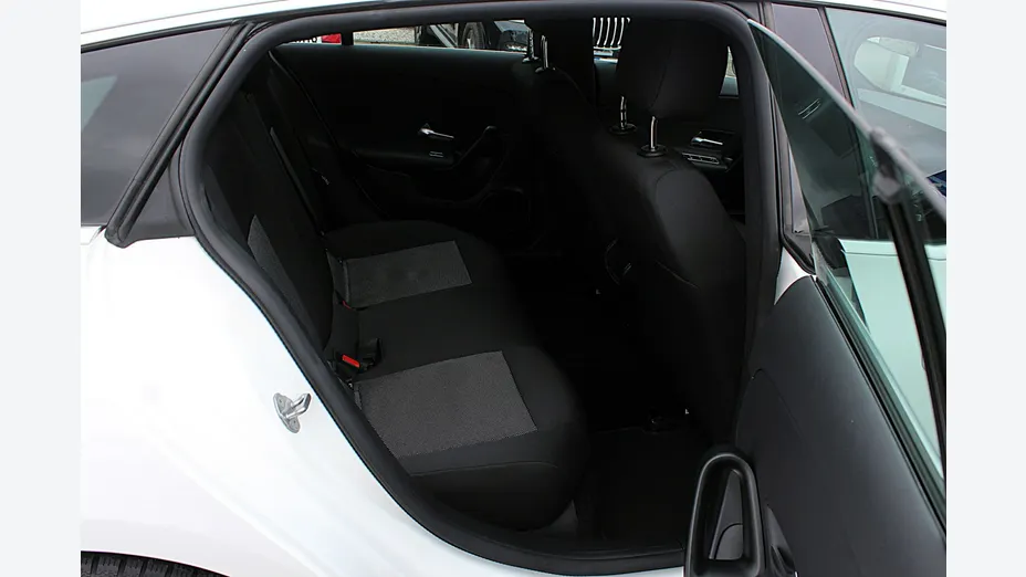 MERCEDES-BENZ CLA -