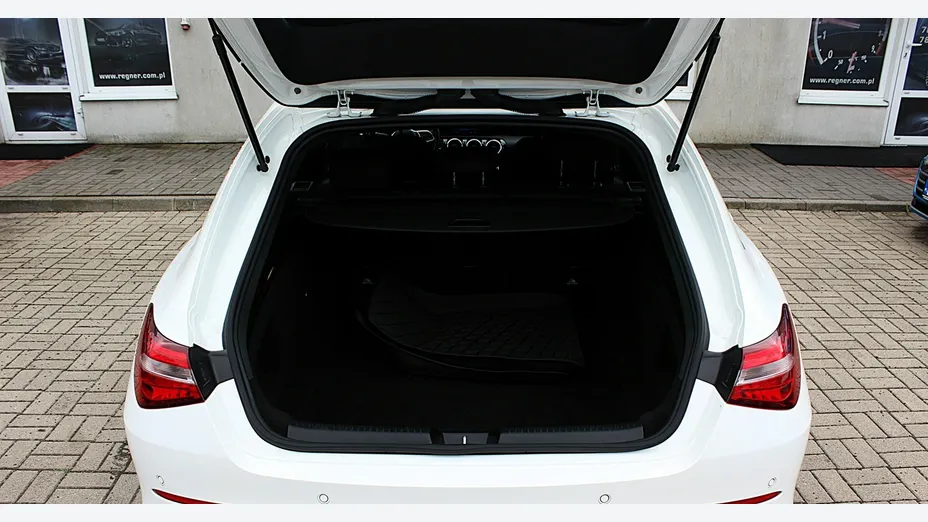 MERCEDES-BENZ CLA -