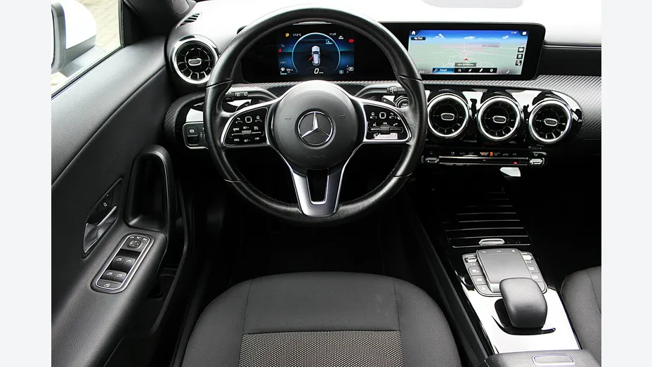 MERCEDES-BENZ CLA -