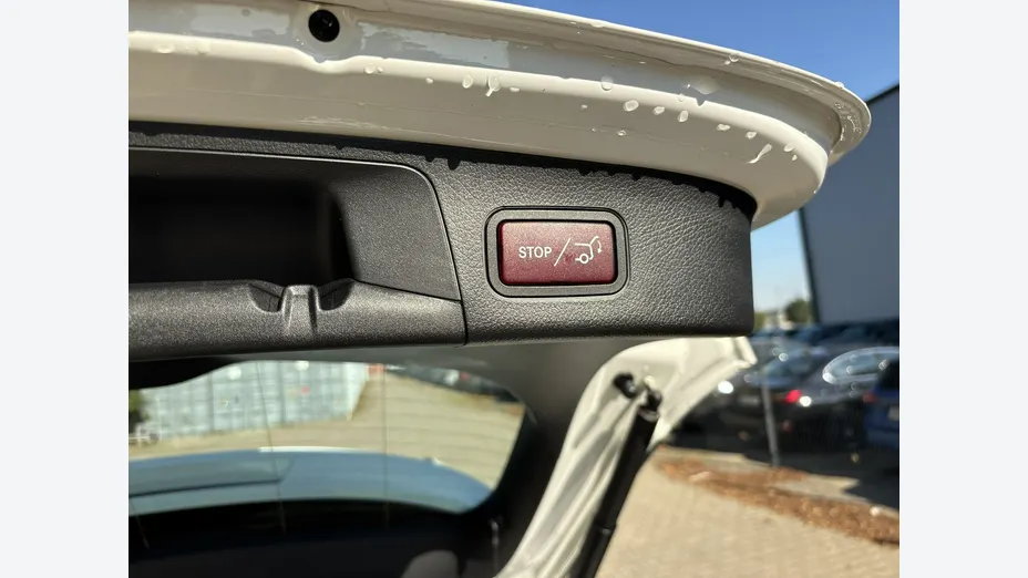 MERCEDES-BENZ EQA -