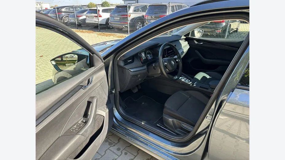 SKODA Octavia -