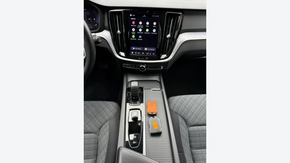 VOLVO V60 -