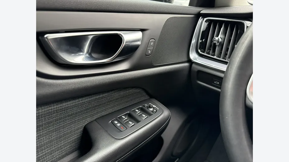 VOLVO V60 -