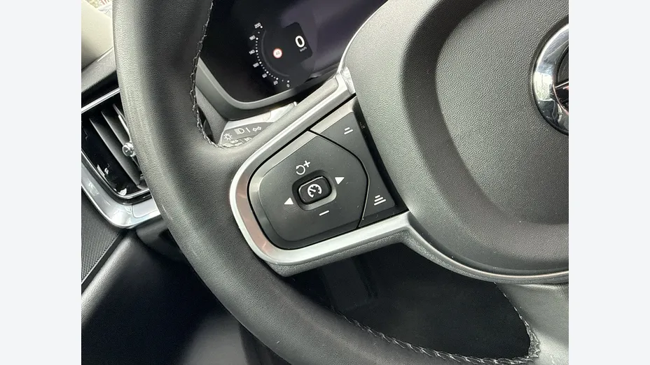 VOLVO V60 -