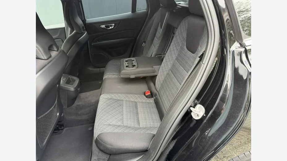 VOLVO V60 -