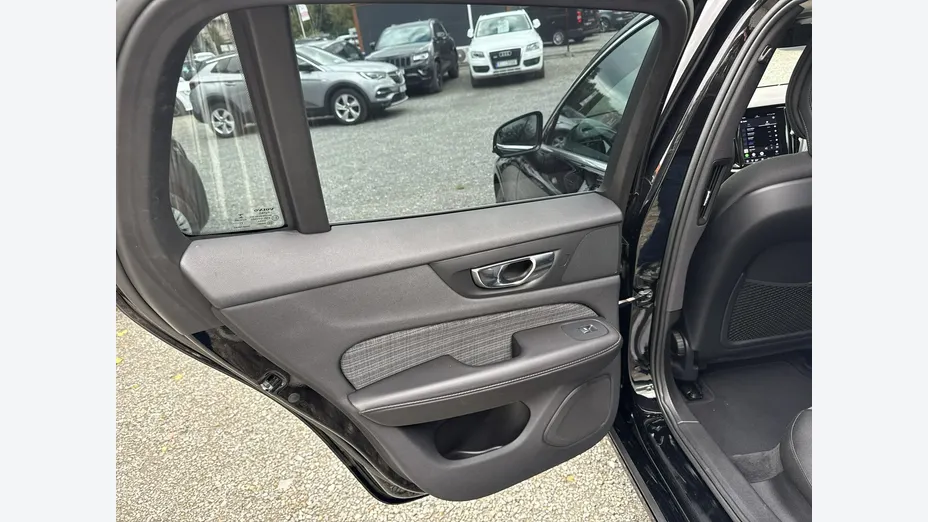 VOLVO V60 -