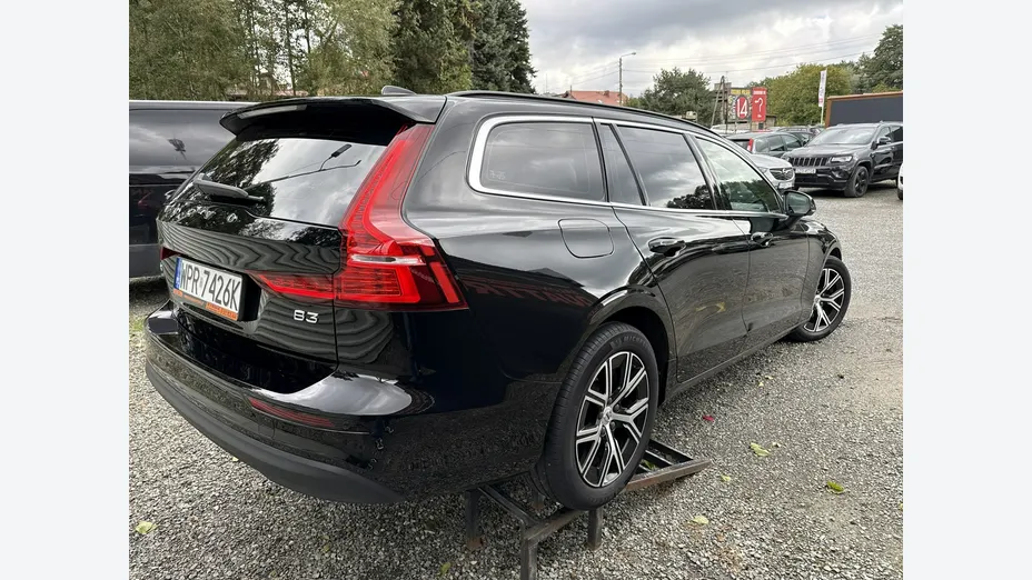 VOLVO V60 -