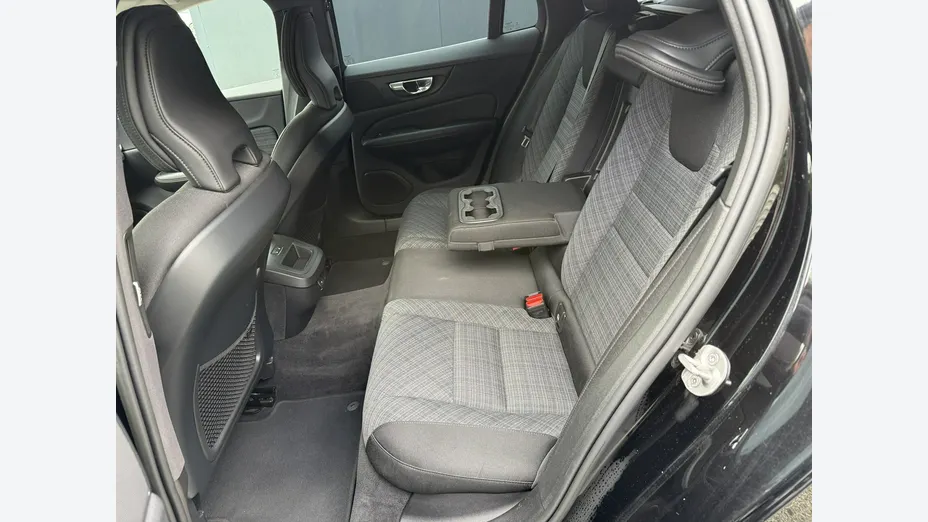 VOLVO V60 -
