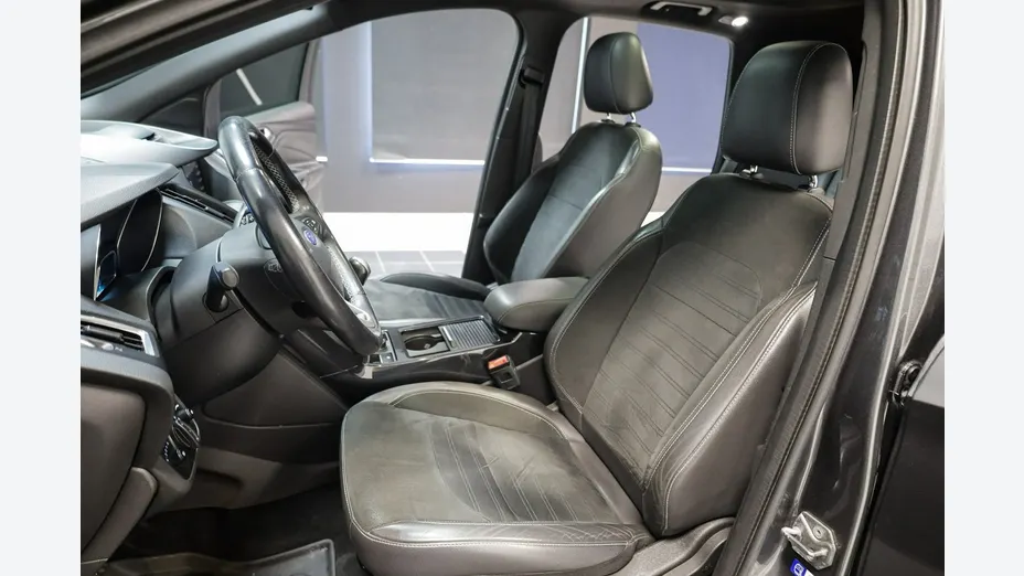 FORD Kuga -