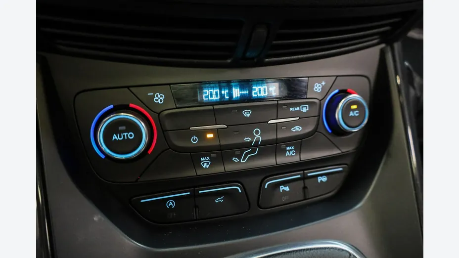 FORD Kuga -