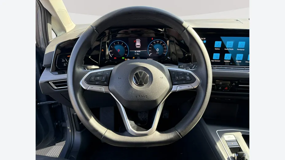VOLKSWAGEN Golf -