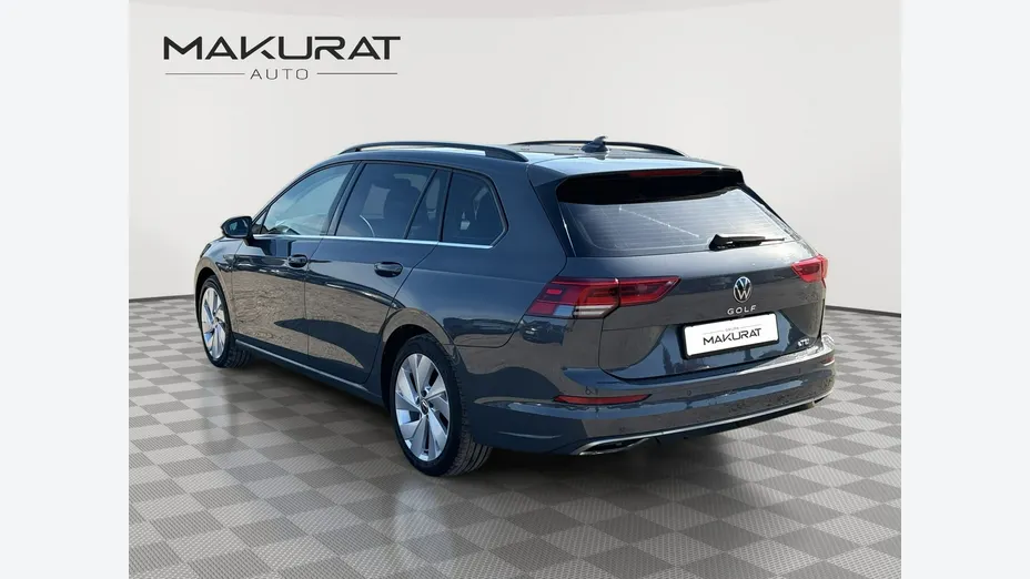 VOLKSWAGEN Golf -