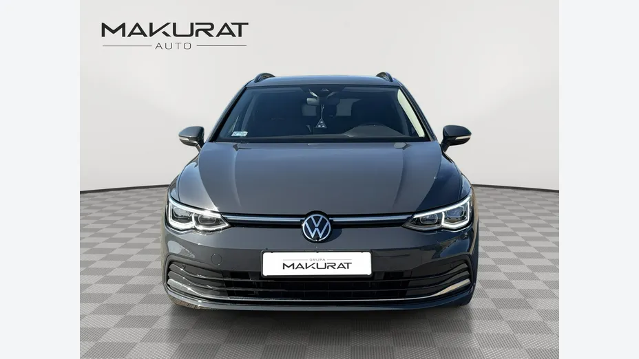 VOLKSWAGEN Golf -