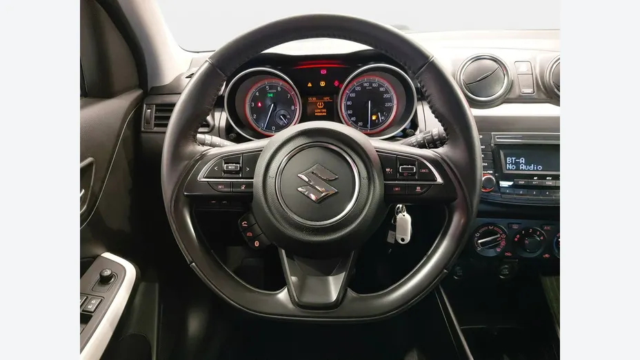 SUZUKI Swift -