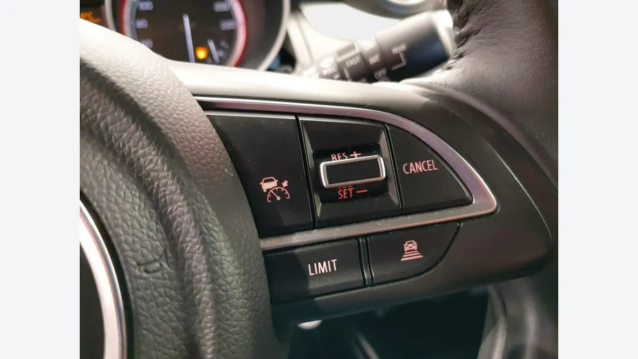 SUZUKI Swift -