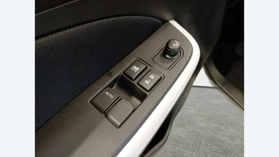 SUZUKI Swift -