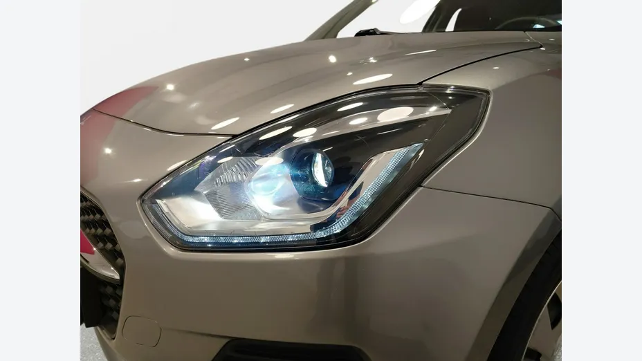 SUZUKI Swift -