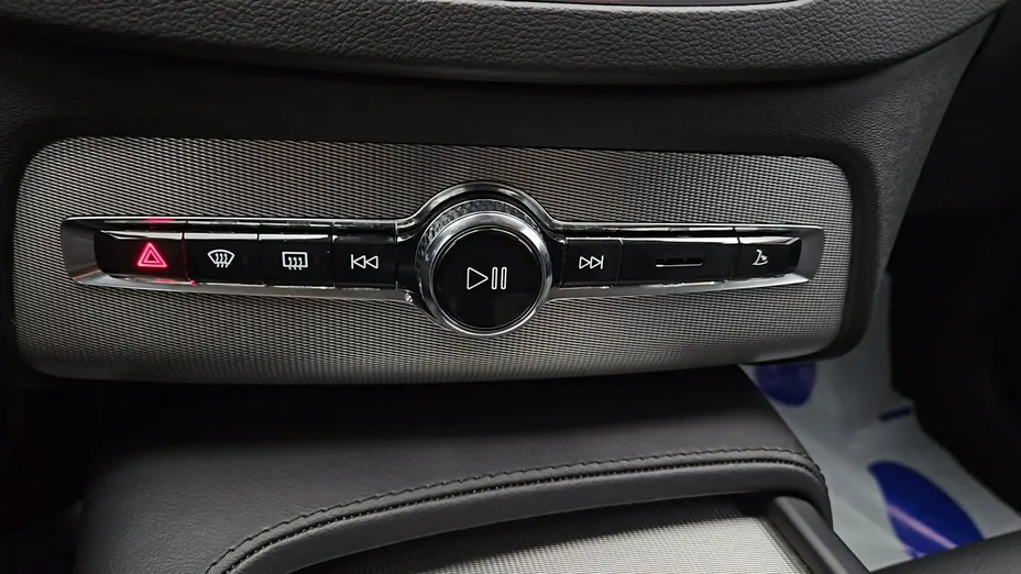 VOLVO XC90 -