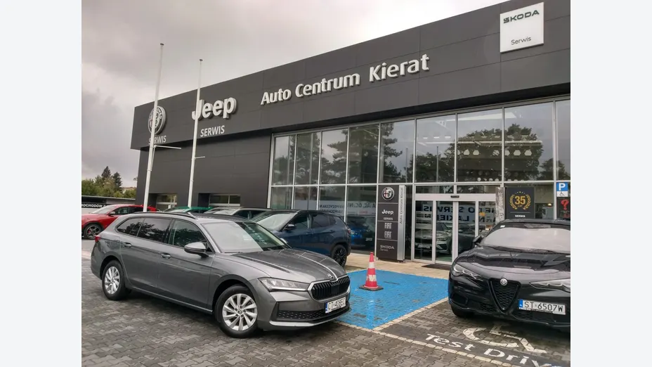 SKODA Superb -