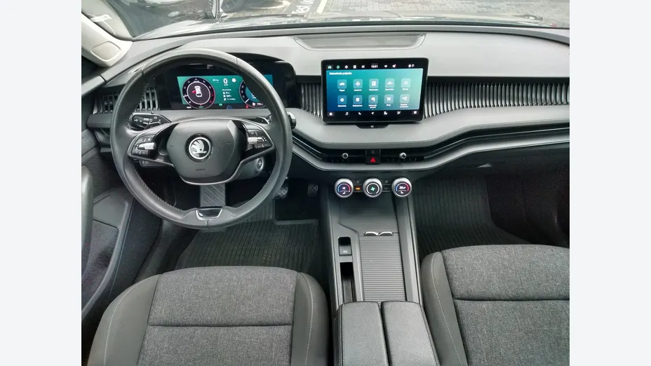 SKODA Superb -
