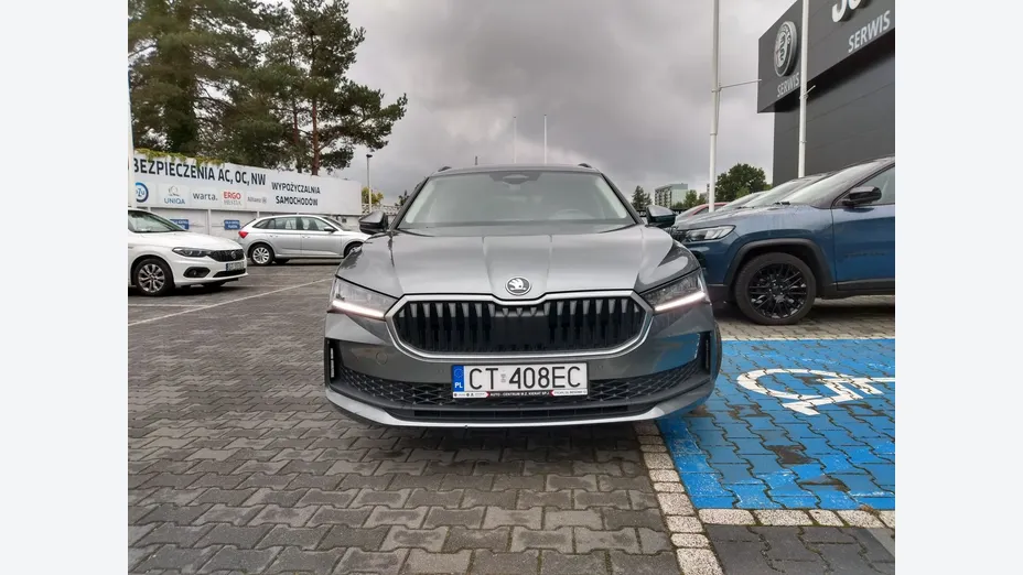 SKODA Superb -