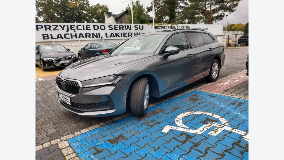 SKODA Superb -