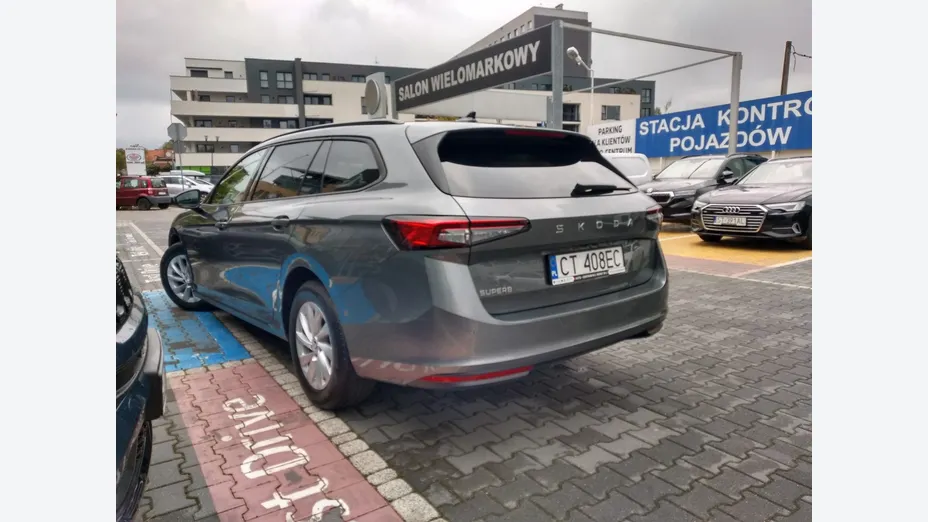 SKODA Superb -
