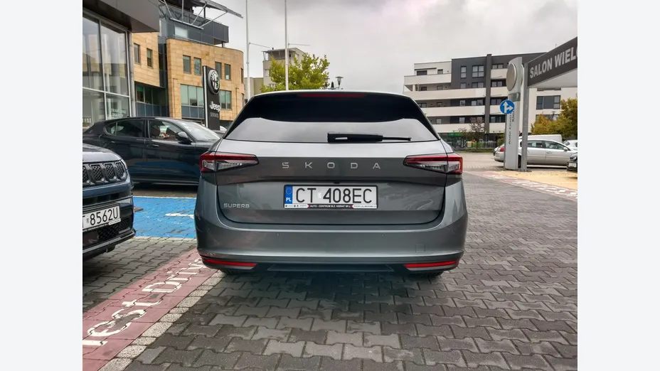 SKODA Superb -