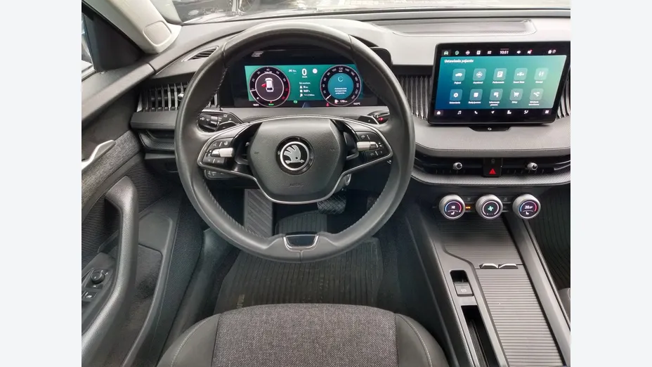 SKODA Superb -