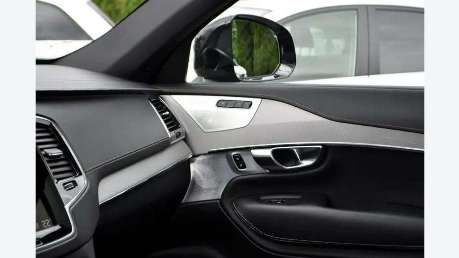VOLVO XC90 -